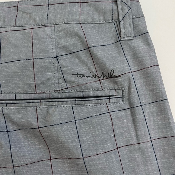 Travis Mathew Gray Plaid Shorts Size 34 - Picture 3 of 9